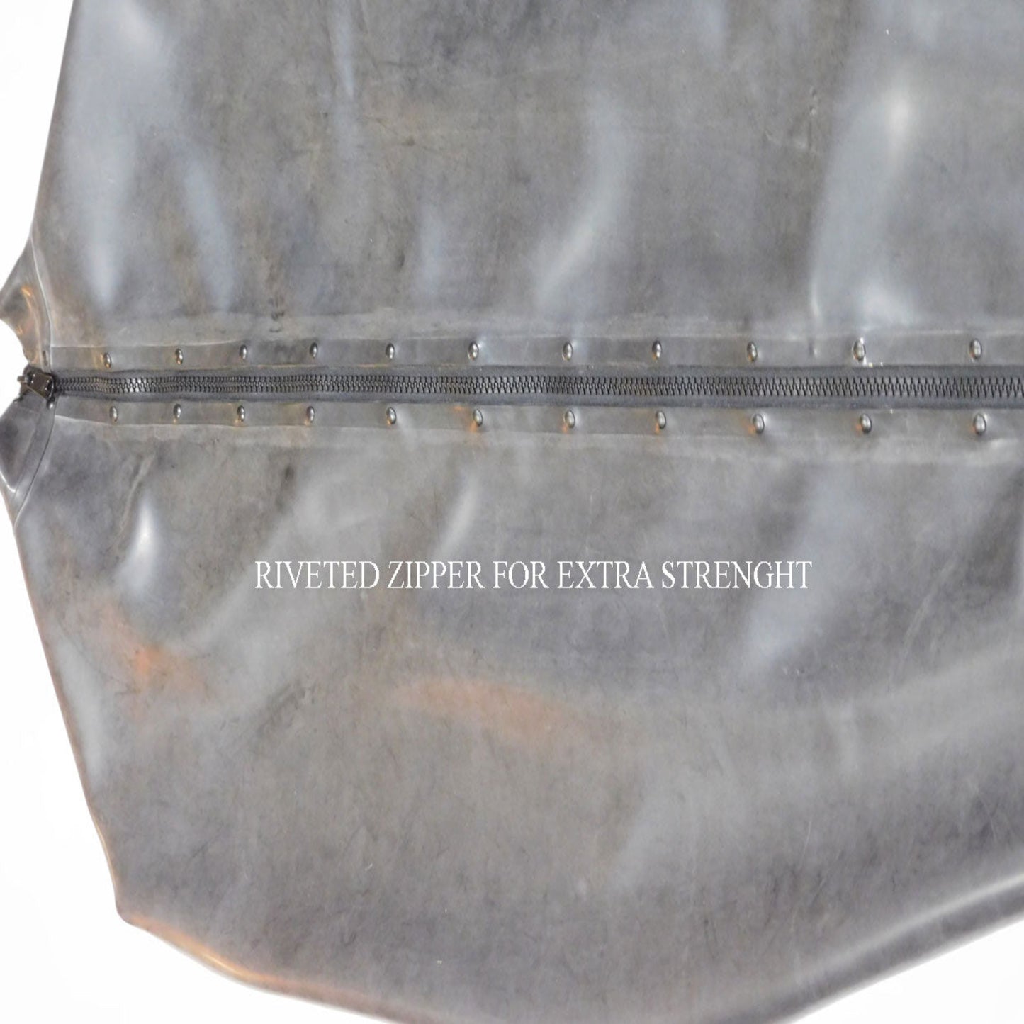 body bag showing the rivets on zipper