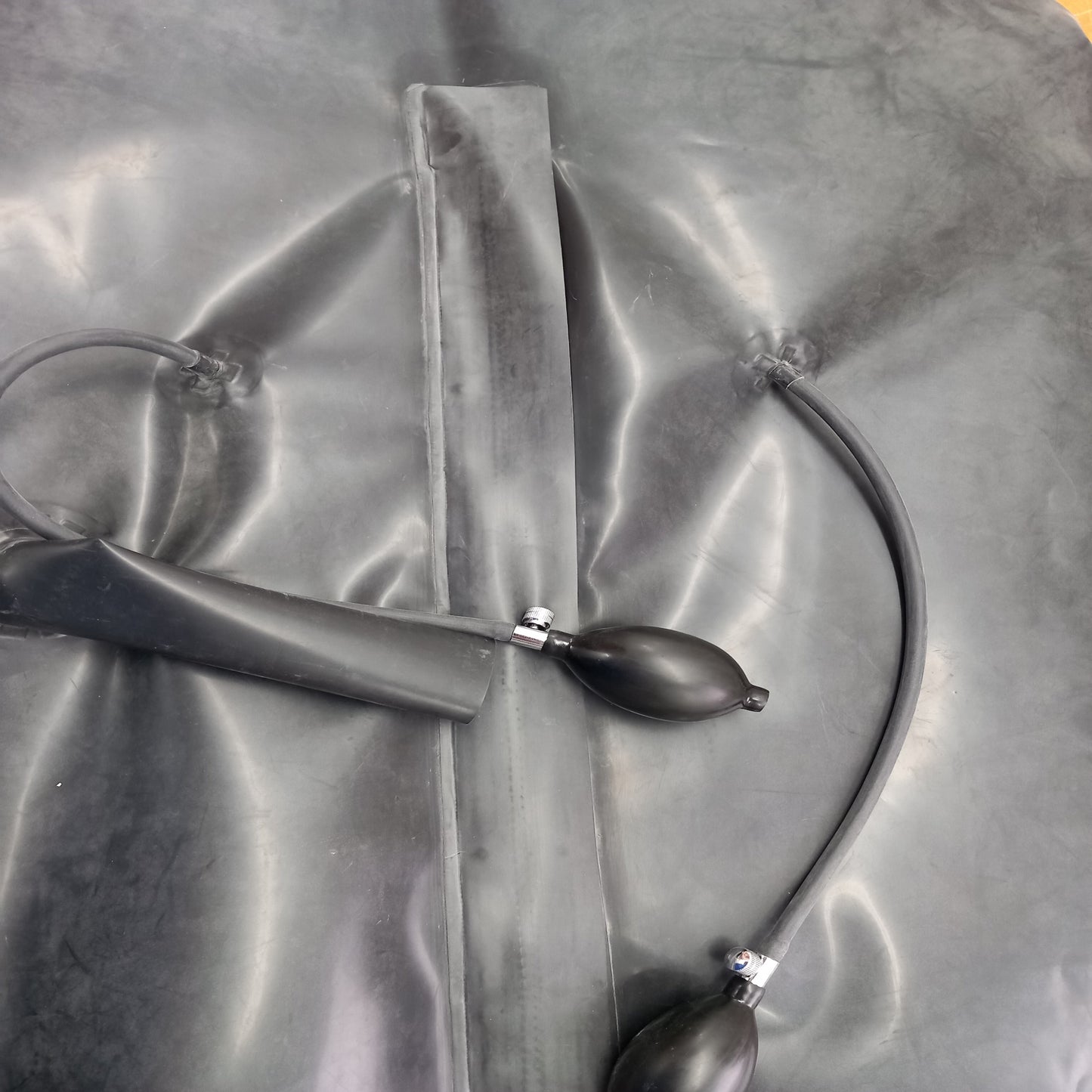 CLOSE UP ZIPPER GUARD BAG