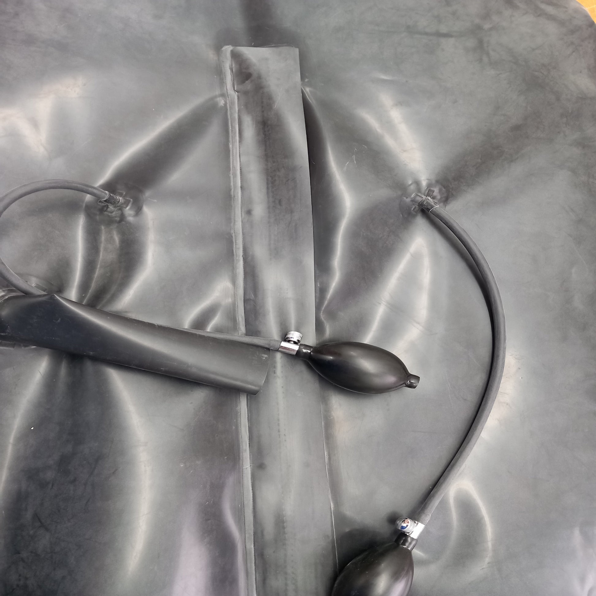 CLOSE UP ZIPPER GUARD BAG